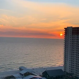 1717 Laketown Wharf 1 King Bedroom, 2 Bath Aparthotel