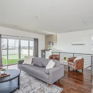 Whiskey House With Rooftop Golf, Views! 8min To Downtown! Sleeps 9! Nashville