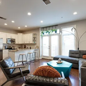 - Near Music Row- Private Balcony Nashville